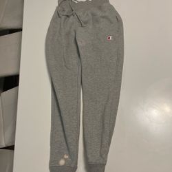 Grey small man’s champion sweat pants