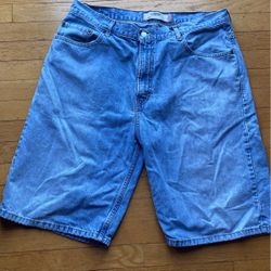 Mens Levi Loose Shorts Size 36.
