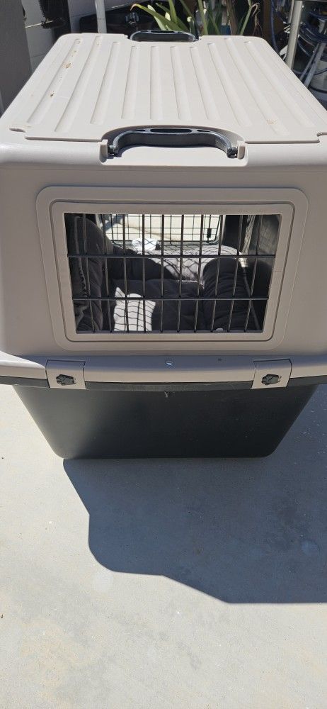 DOG CRATE/CARRIER
