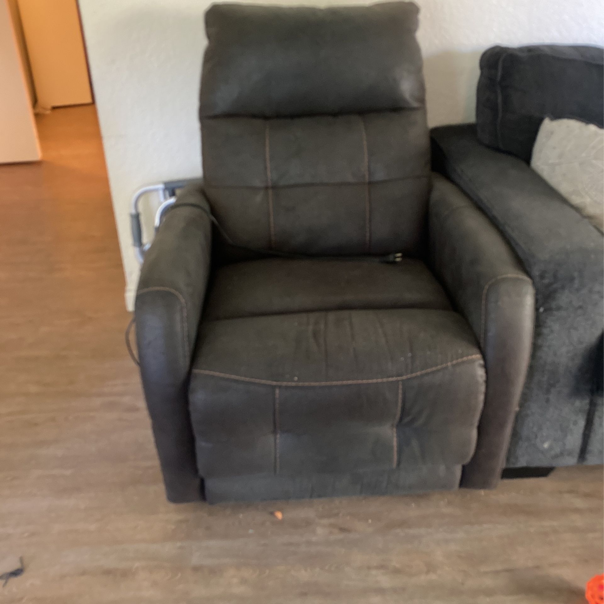 Power lift chair for Sale in Oildale, California OfferUp