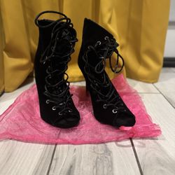 Shoe Republic LA Ankle Boots in Pink Mesh