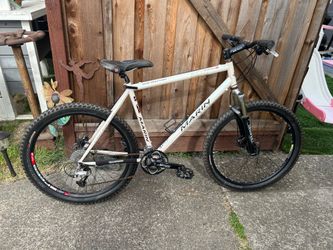 Marin Pine Mountain 18.5” Frame - 26” Wheels