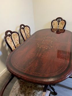 Italian beautiful table wit 4 chair and 2 armchair