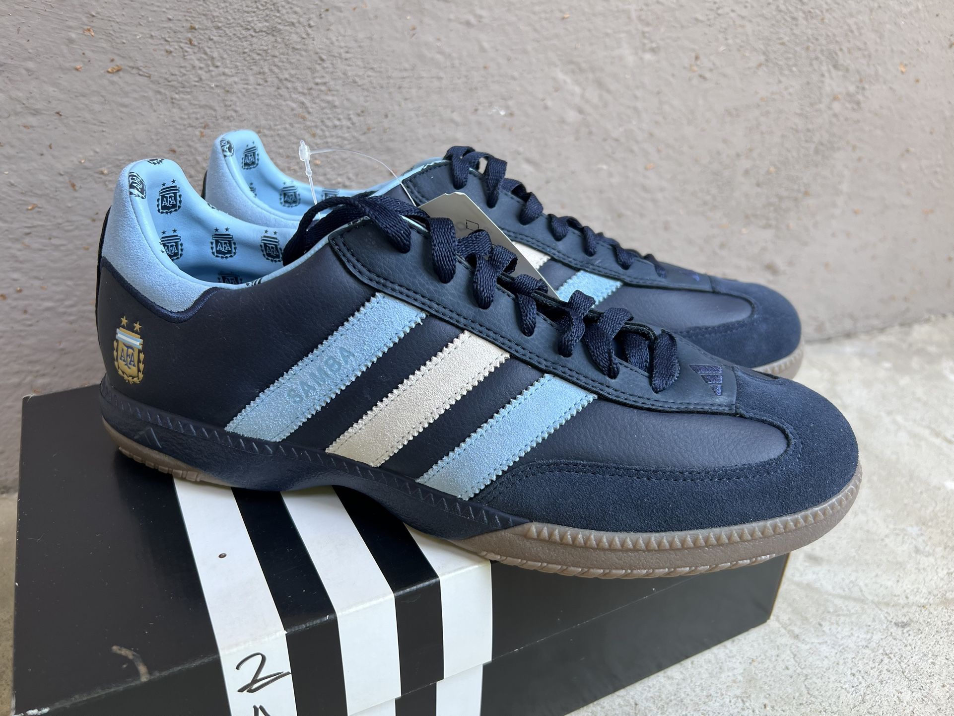 NWT - Adidas Samba Argentina 2010 World Cup