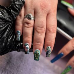 Artificial nails & accessories