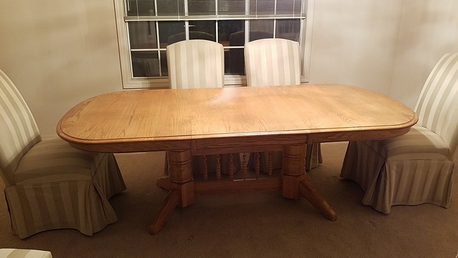 COMPLETE SOLID OAK DINING ROOM SET for Sale in Seattle, WA OfferUp