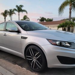 Kia Optima, Super Low Miles, Clean Title, 4 Cylinder, Kia Warranty, 20"rims, No Issues Or Problems 