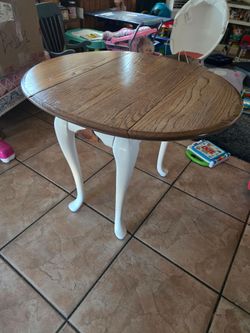 Solid wood Round Drop-Leaf Dining Table