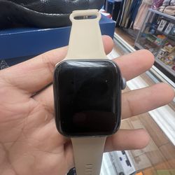 Apple Watch Series 4 44mm Cellular And GPS 