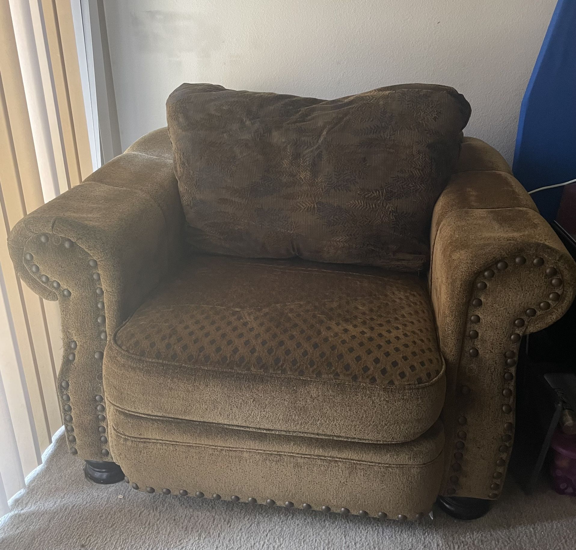 Free Oversized Chair