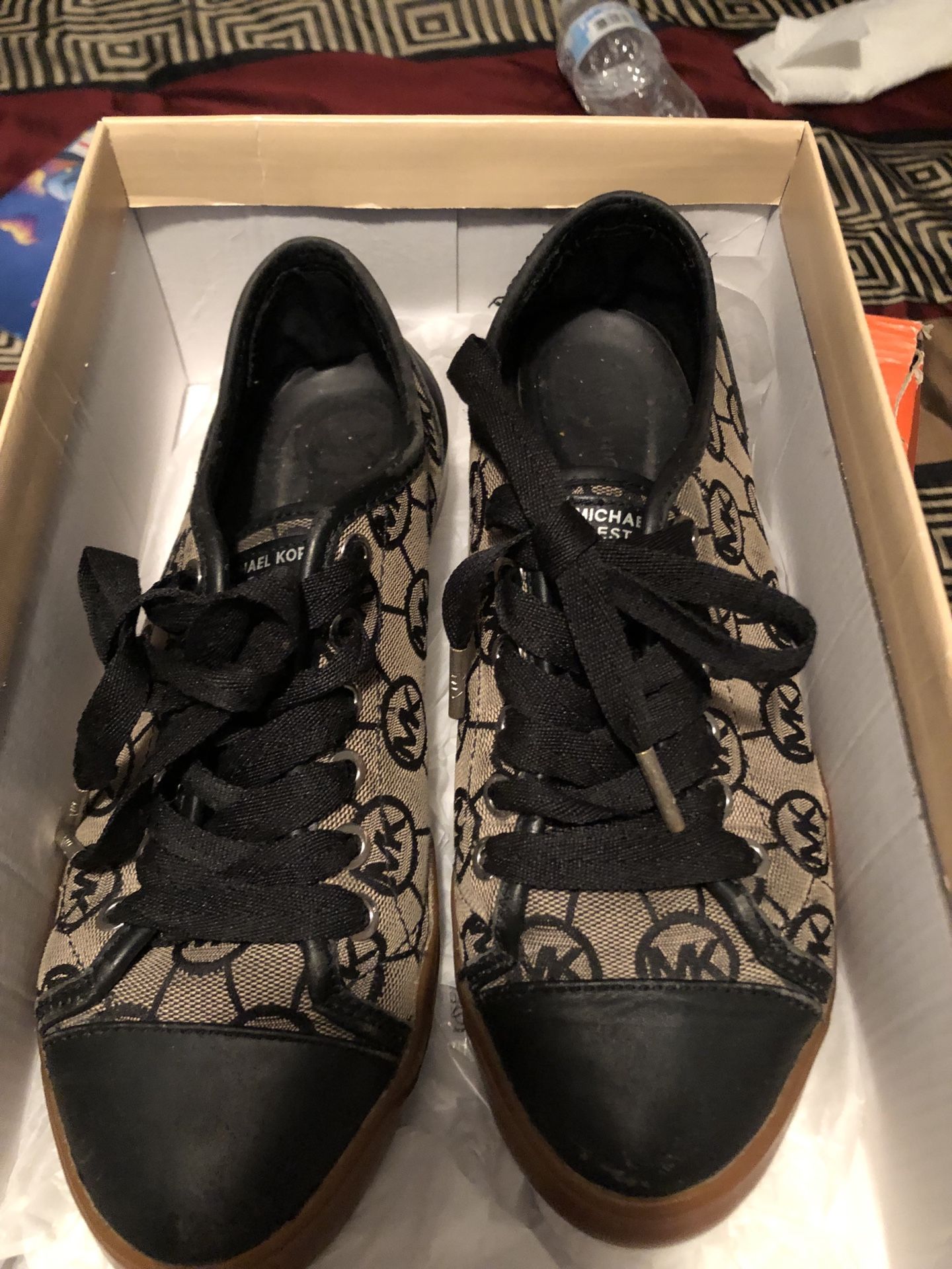 Michael Kors Women’s sneaker size 8