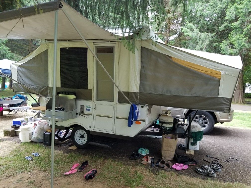 2011 pop up camper