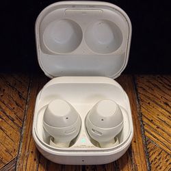 SAMSUNG Galaxy Fan Edition SM-R400 ANC Wireless Bluetooth Earbuds - White 