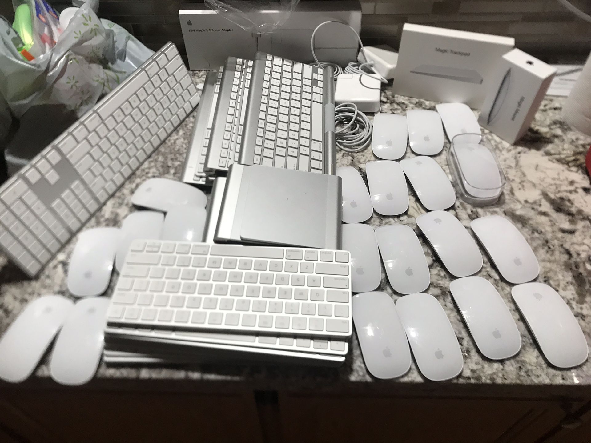 Apple Magic Keyboard 2 , trackpad 2 and mouse 2 wireless authentic