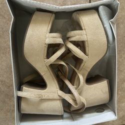 Women’s shoes 
