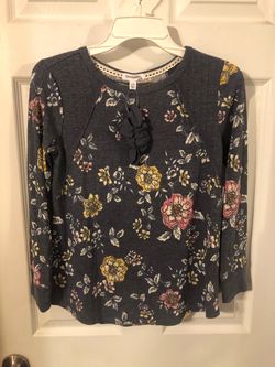 Girls Top Size Large 14 Brand New With Tags. Brand Eyeshadow with matching bungie. The top is a soft fleece color cream with a light gray and dark gr