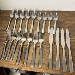 Oneida Utensil Lot Fork, Spoon, Flatware Stainless