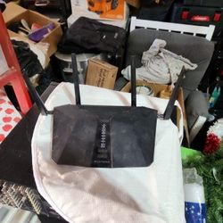 NETGEAR Nighthawk AX6 6 Stream AX4300 Wi-Fi Router RAX45-100NAS 229 Used