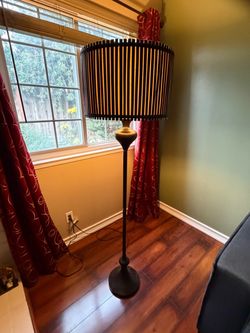 Wood lamp