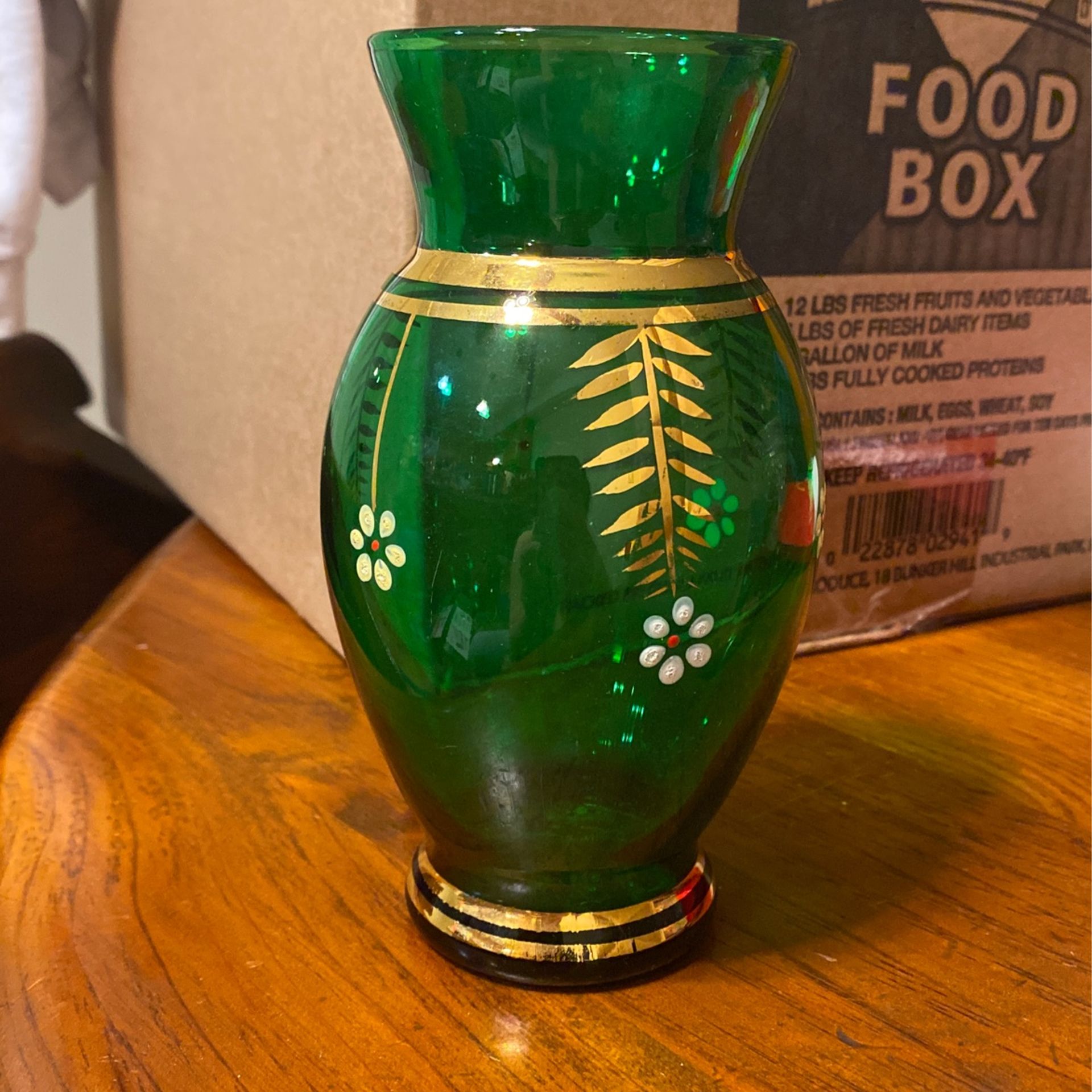 green flower vase 
