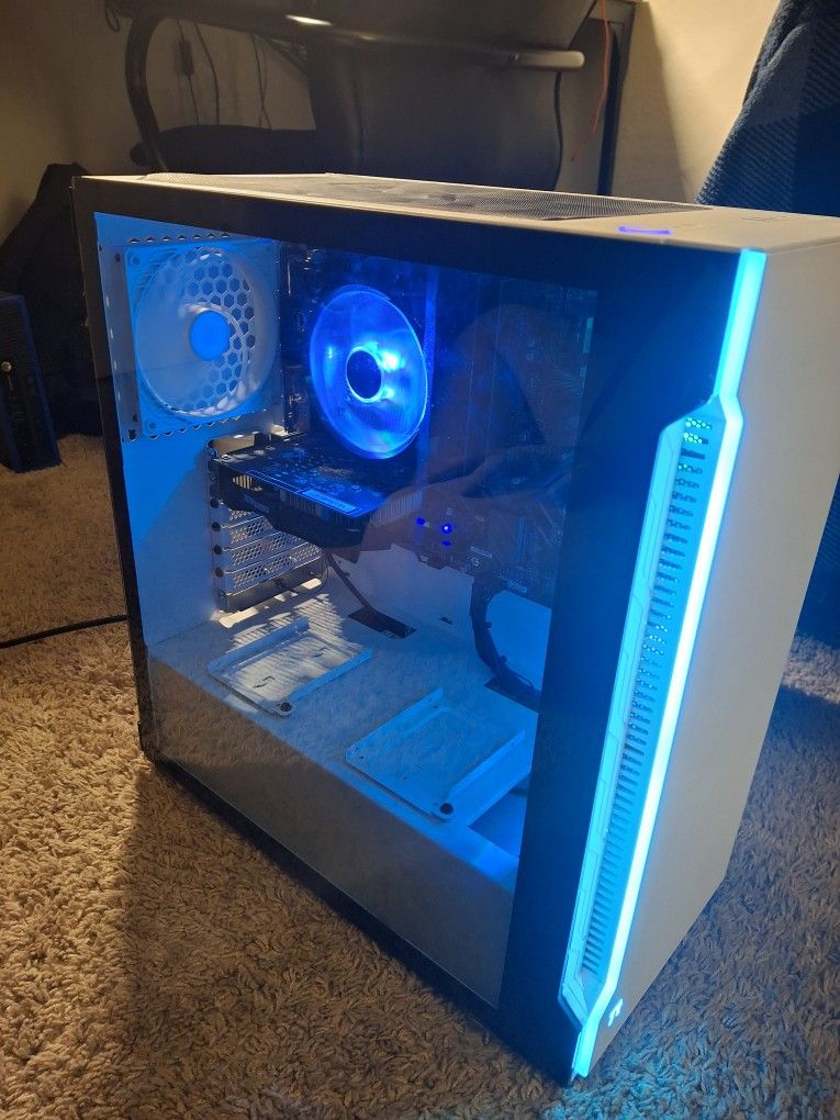 Custom White Gaming PC