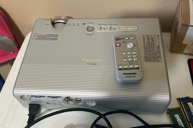 Panasonic pt-lb60u projector