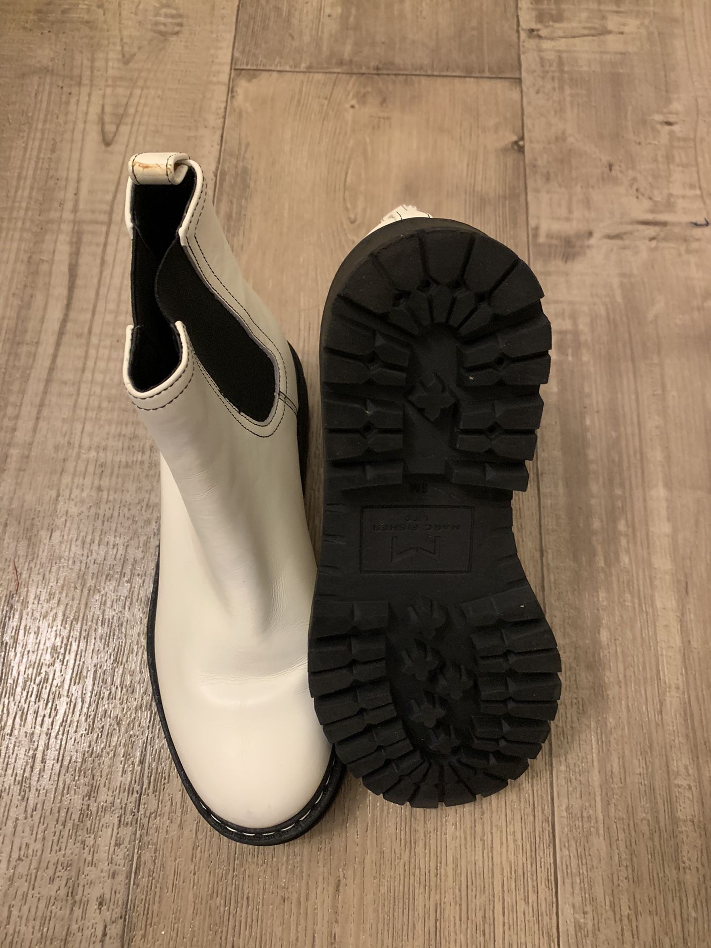Boot/Size- 6