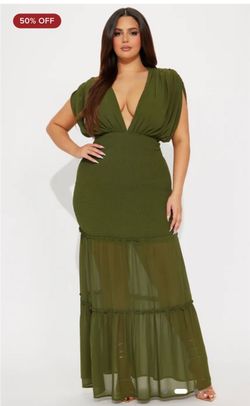 3XL BRAND NEW  GREEN FASHIONNOVA MAXI DRESS