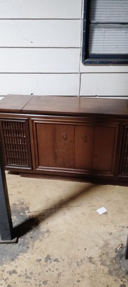 Gen. Electric antique record player