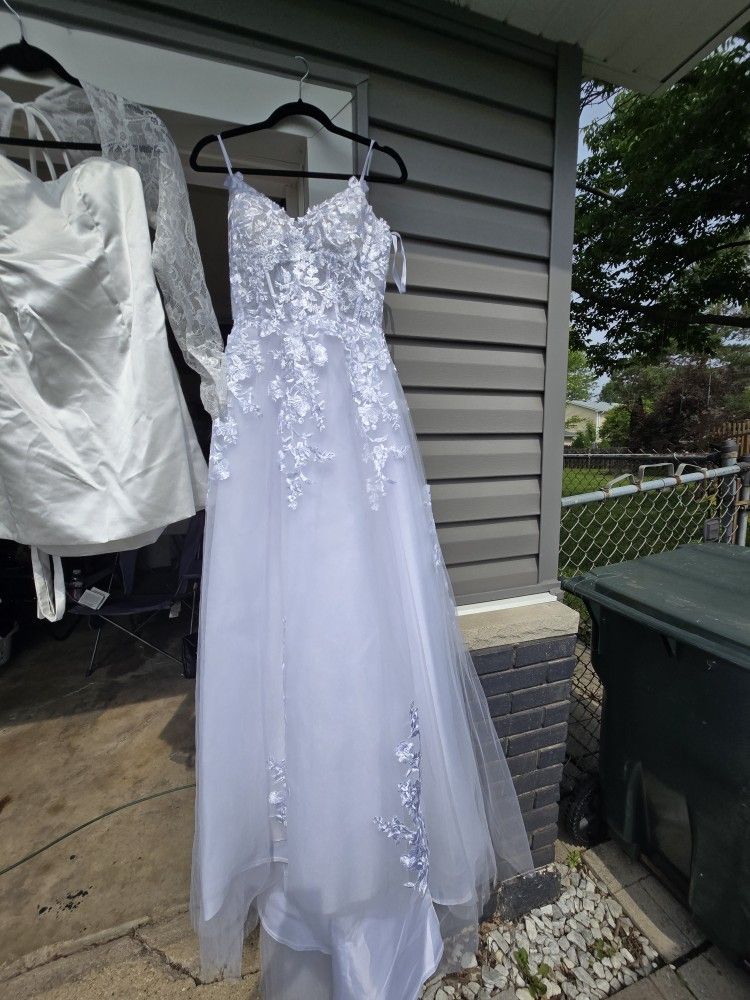NEW Beautiful Wedding Gown Size 5