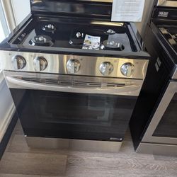 LG 30 In  5.8 Cu.Ft. Smart GAS Range W/ Easy Clean , Wi Fi Enabled