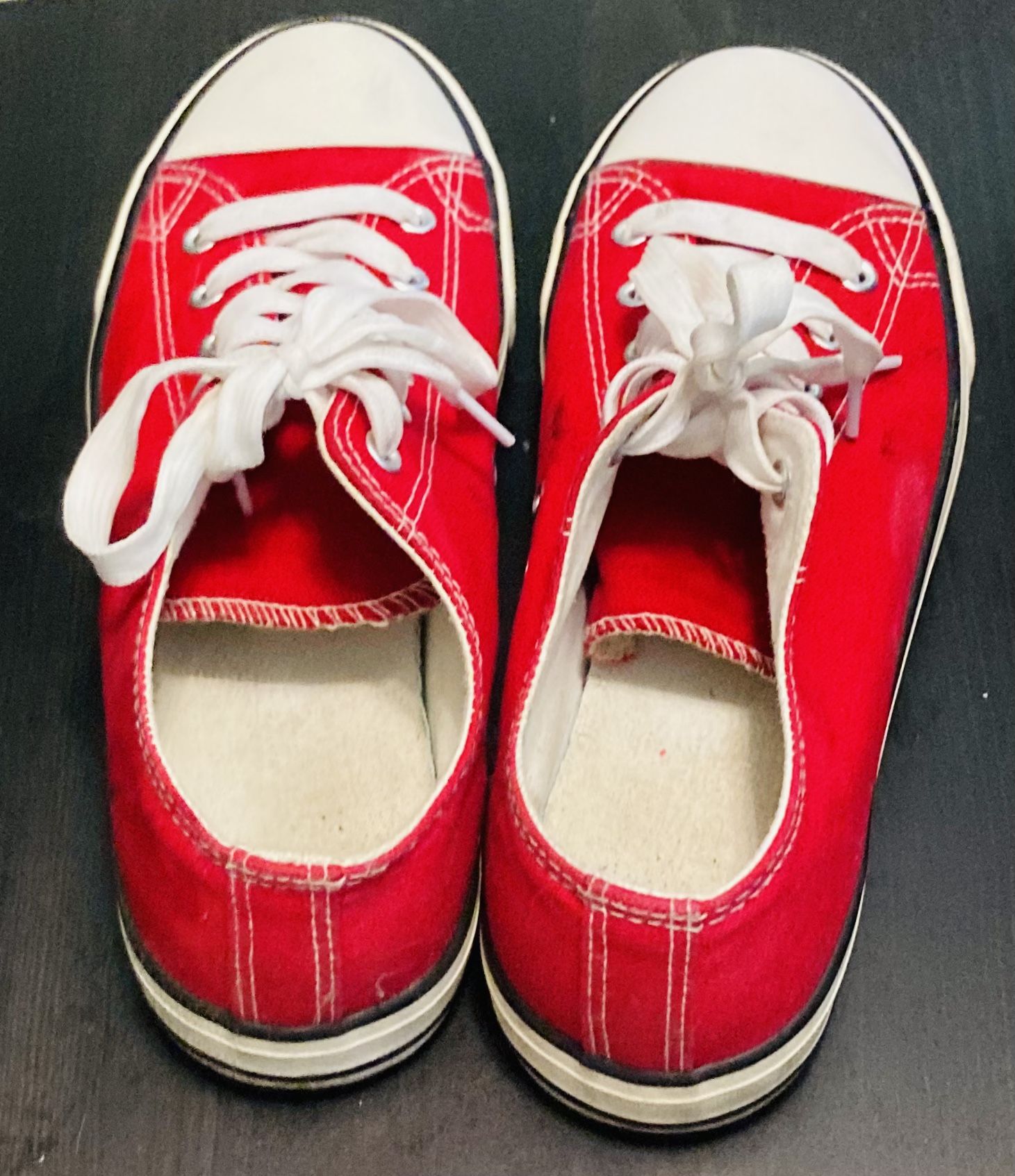 Airwalk Red Canvas Sneakers Men's Size 9