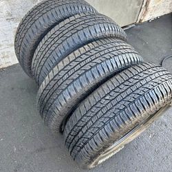 225 65 17 Tires Con 80% De Vida Las 4 De La Marca YOKOHAMA 