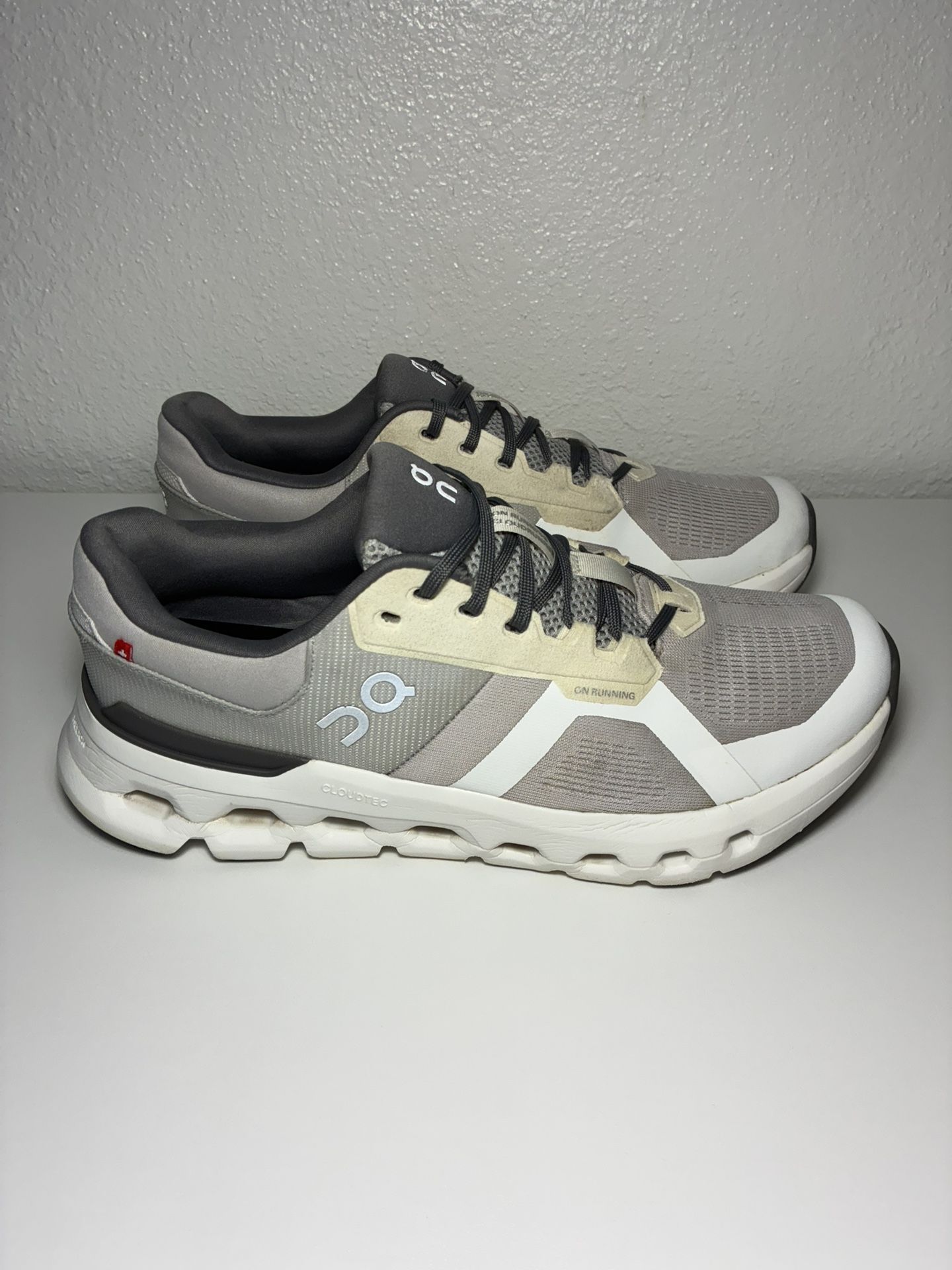 On Cloudrunner 2 Mens Size 10.5 Shoe Running Walking Gray Sneaker Athletic Swiss