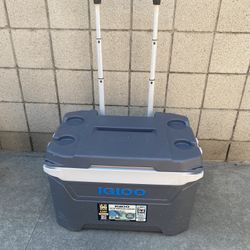 Igloo 60 Quart Rolling  Wheeled Cooler