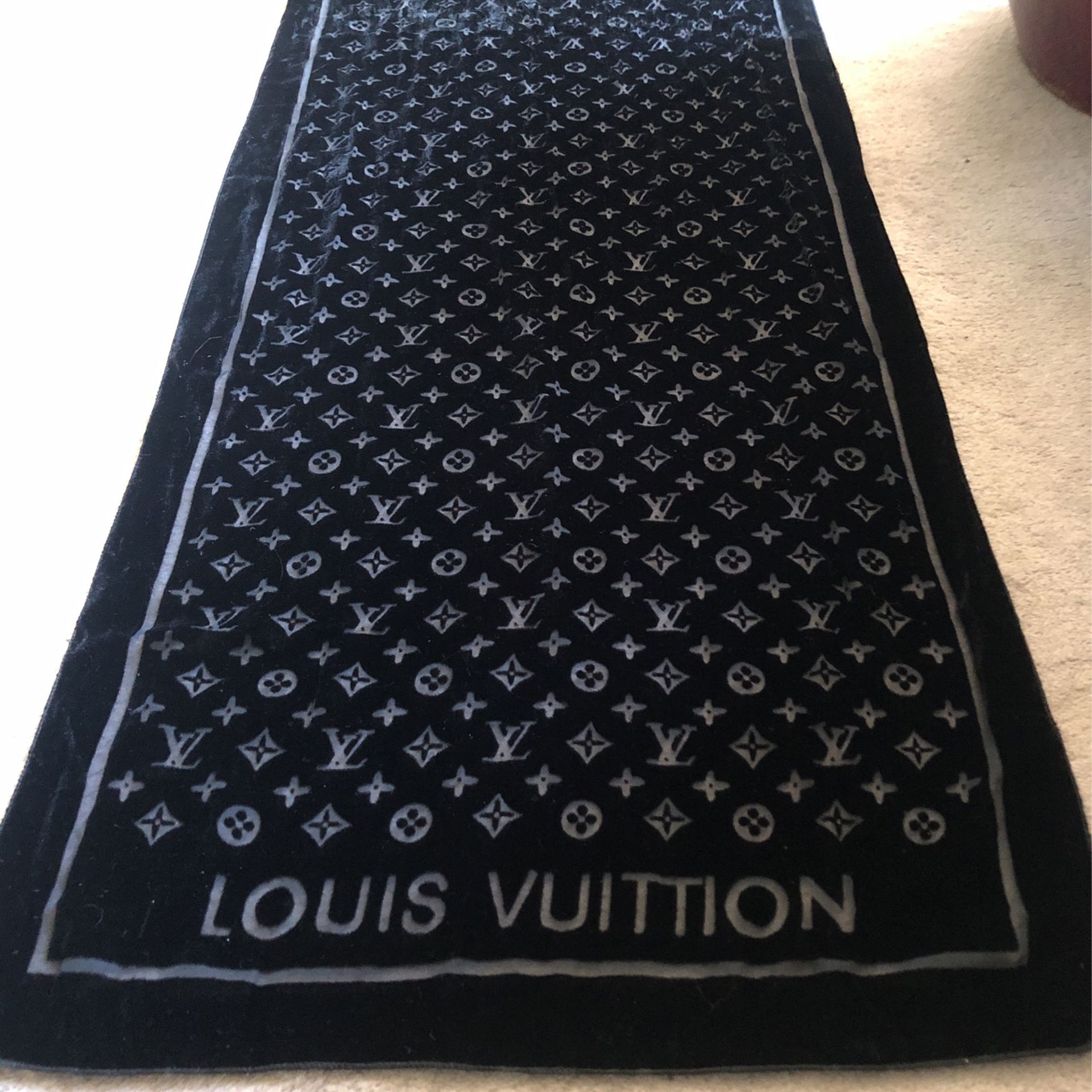 Louis Vuitton Shaw