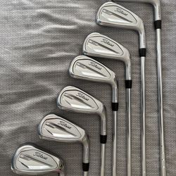 TITLEIST T350 Forged Iron Set 4-PW Steel Red AMT S300 Golf Pride CP2 Mid 9.7/10