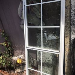 Ventana Con Marco Metal Muy Buena Condicion Sólo Q Un Seguro Se Quebro