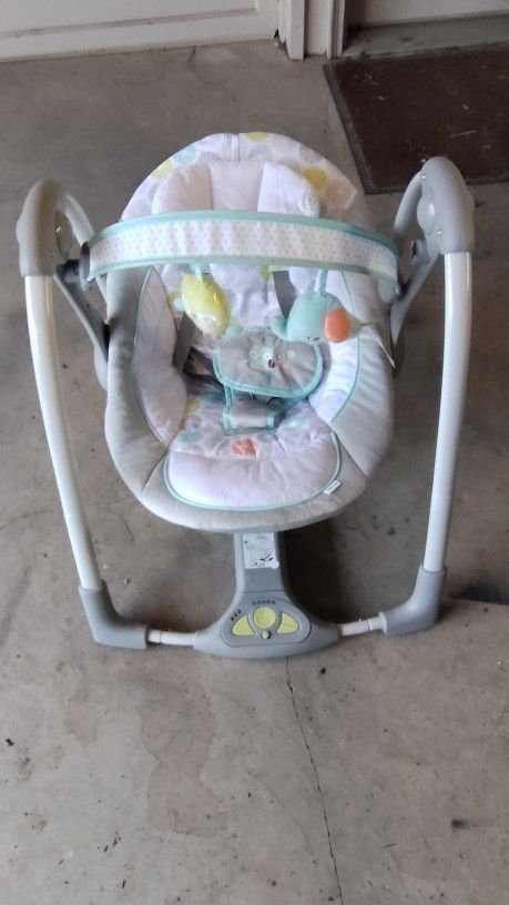2 Baby Swings