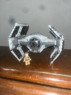 LEGO Star Wars 75150 Vader's TIE Advanced