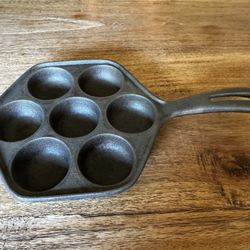 Cast Iron Æbleskiver Pan (7-Cup)
