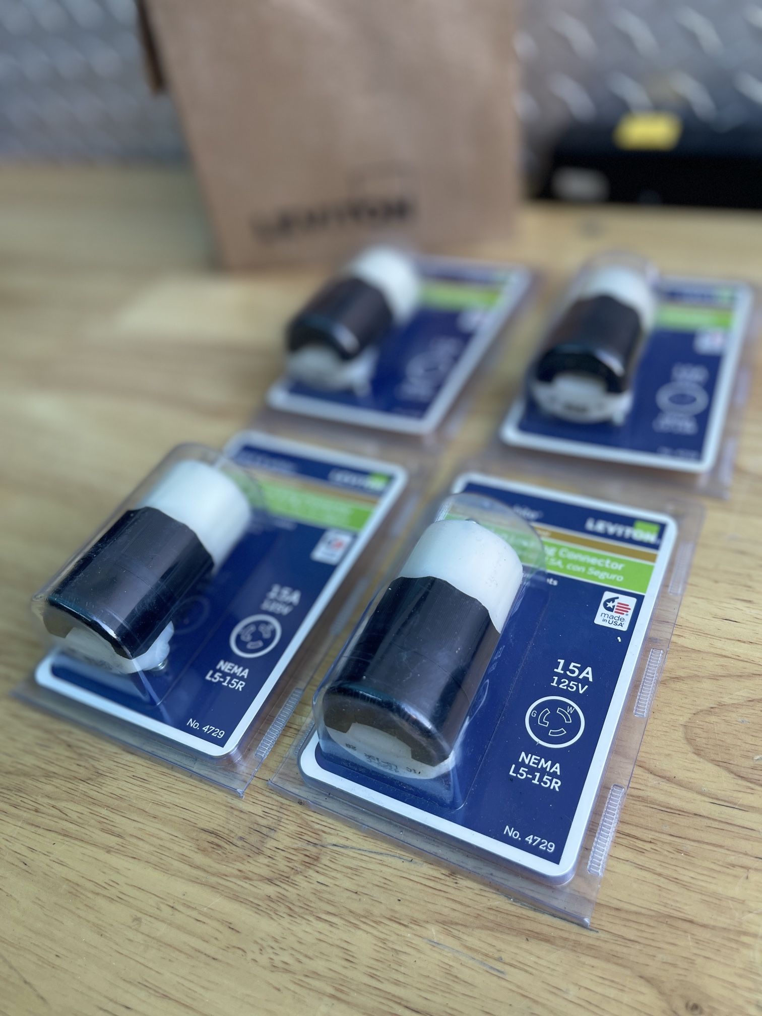 Leviton 15 Amp, 125 Volt, NEMA L5-15R, 2P, 3W, Locking Connector, Industrial Grade, Grounding, 4729-C, Black-White (4) Pk