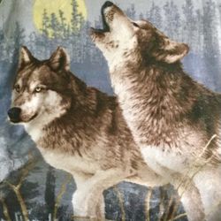 WOLF BLANKET  .. Couch/ Bed Throw …    4’X2”  W  And 5’ X 5” L  ..Vivid, Beauty …Bringing  Nature Inside 