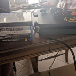 PlayStation 4 With 5 Games Original Box