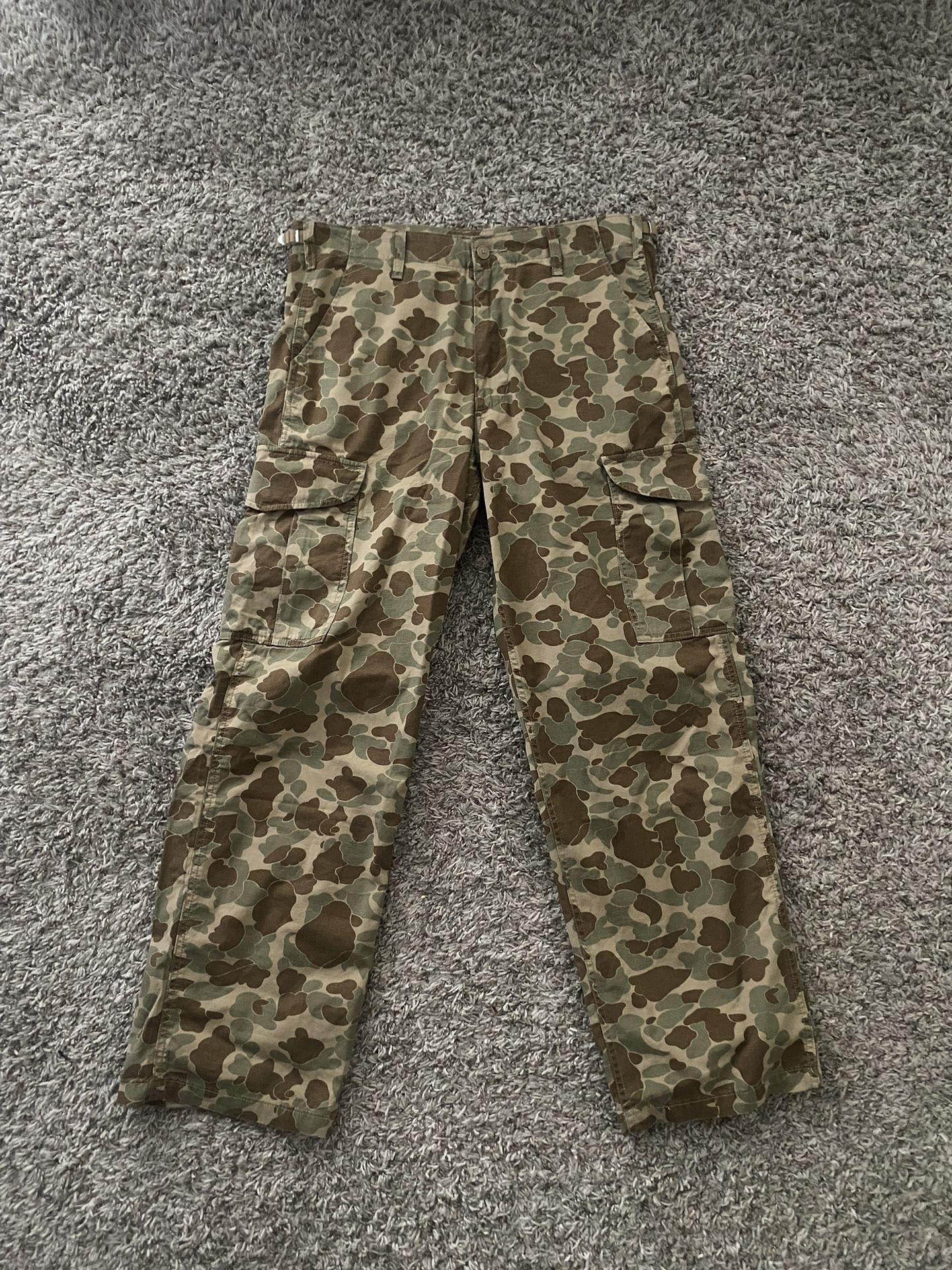 Oversized Camo Cargo Pants Size 32