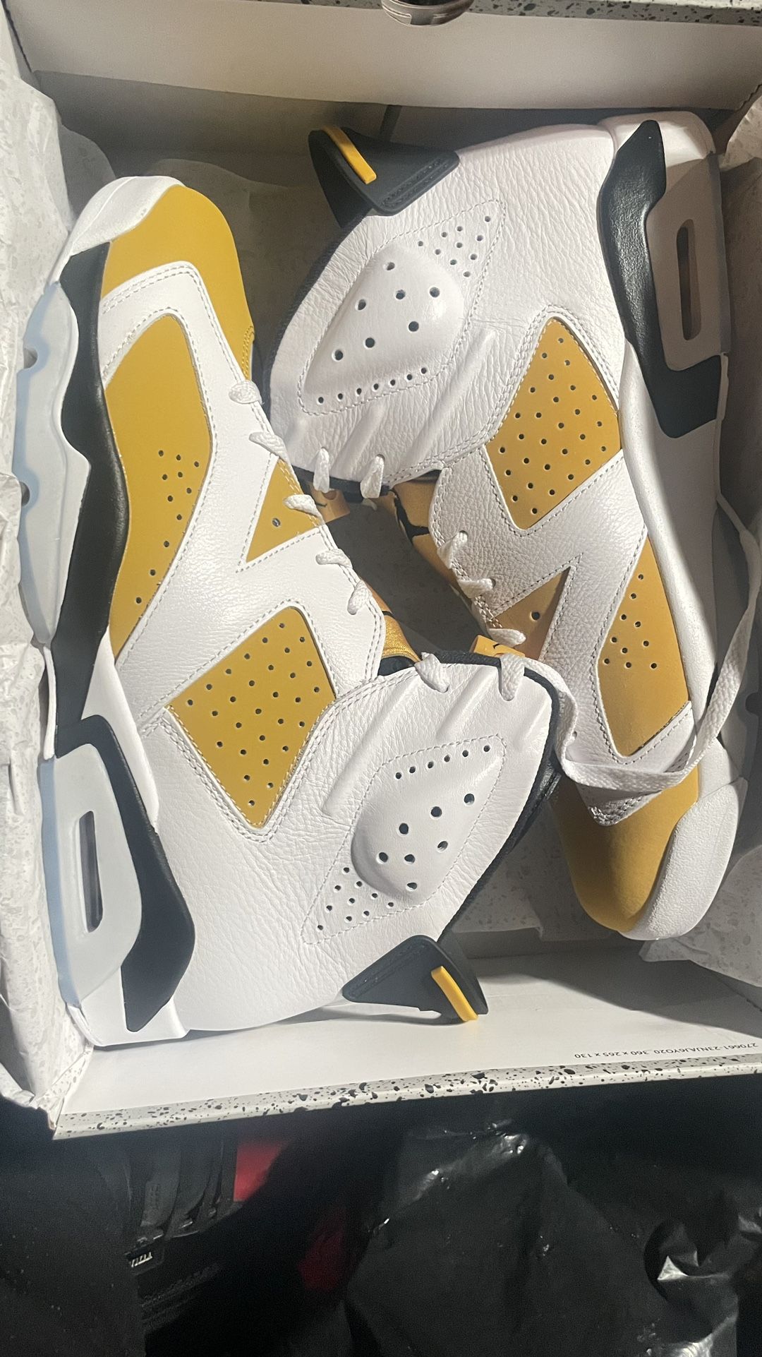 AIR JORDAN RETRO 6 “Yellow Ochre” 