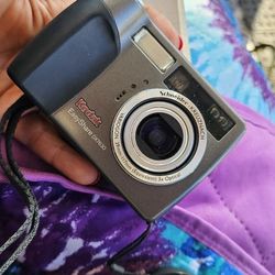 Vintage Kodak EasyShare DX7630 Digital Camera W Case/Cables/Battery/charger Used