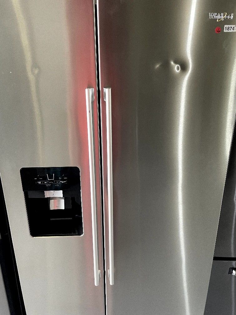 WHIRLPOOL 36” side by side refrigerator stainless steel $600