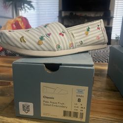 Women’s Toms Size 8