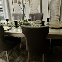 Dining table And 6 Chairs 